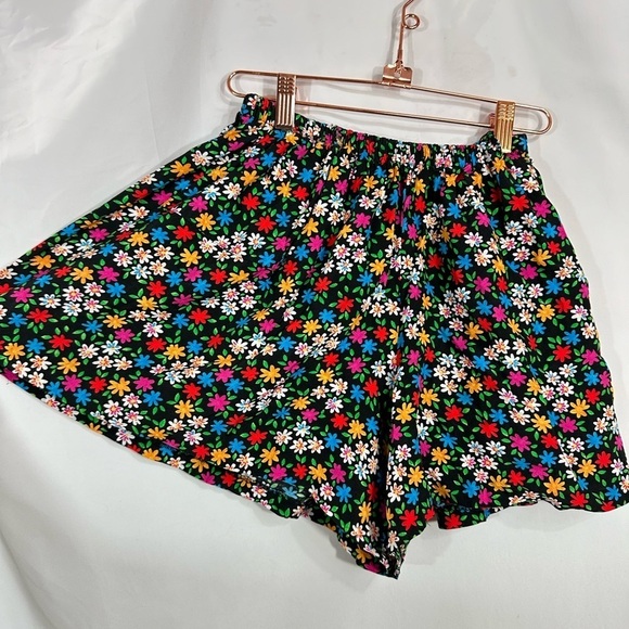 Vintage Express Floral Shorts Set - Picture 8 of 16